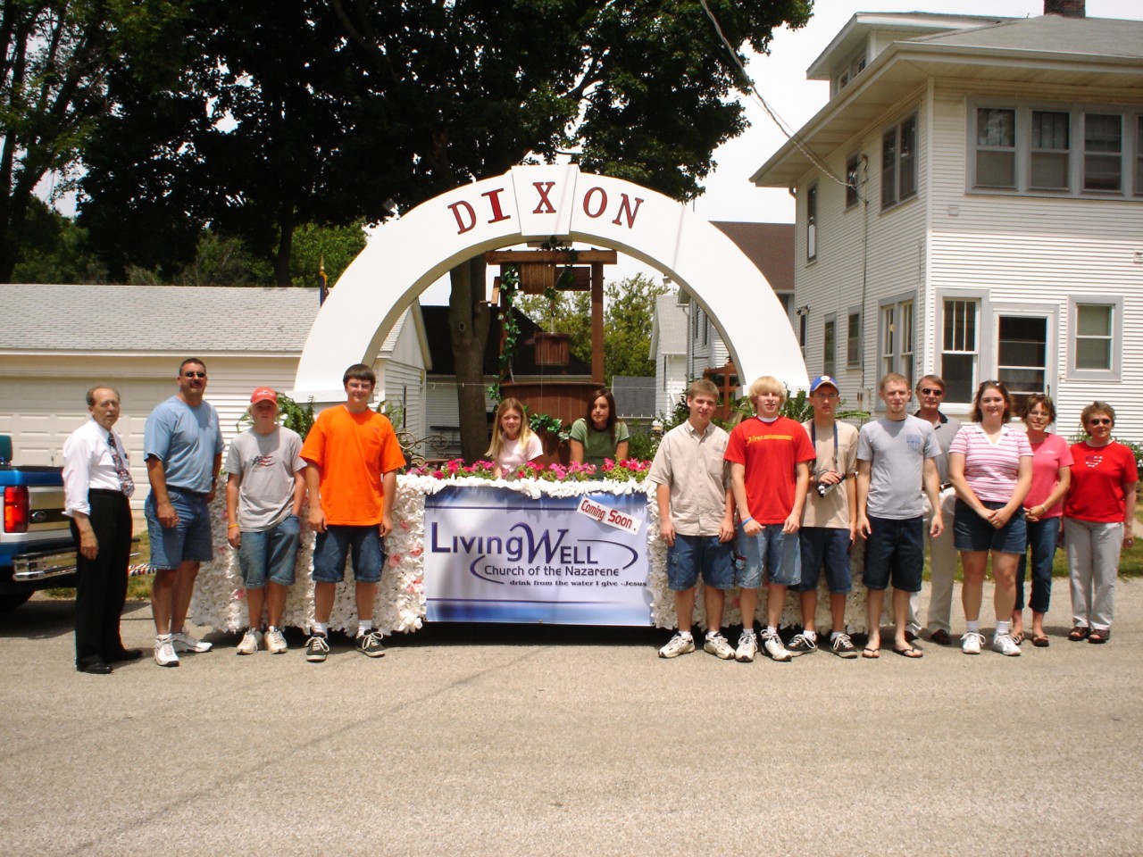 Living Well Church, First Float Building Team 2004